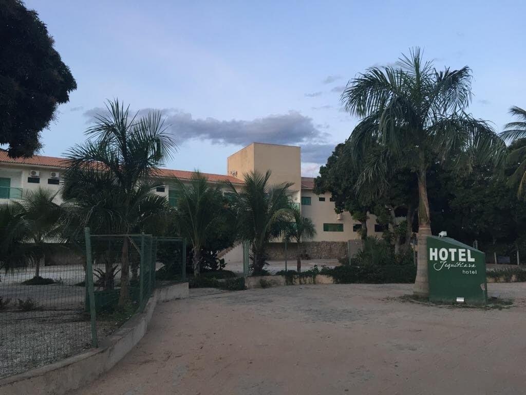Entrada do Acesso a Rod. 367 do Jequitiara Hotel em Itaobim MG