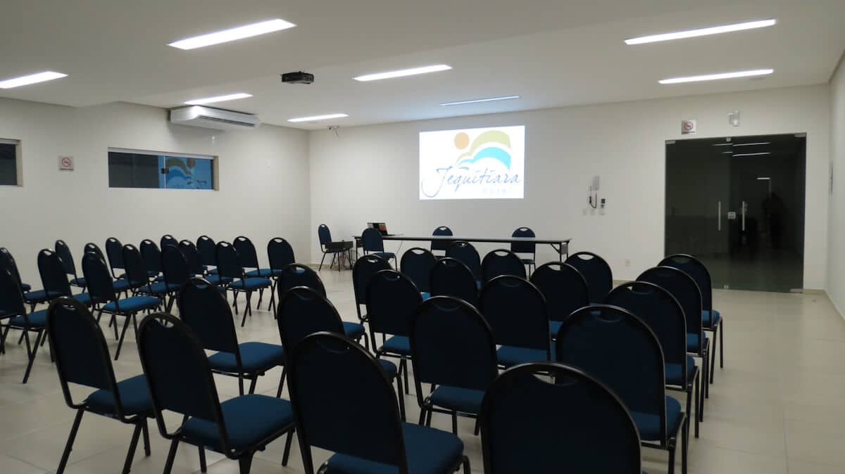 Salão de Convenções do Jequitiara Hotel em Itaobim MG